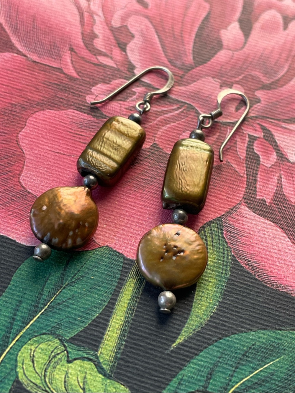 Vintage stamped 925 sterling silver & dyed? pearl dangle earrings boho